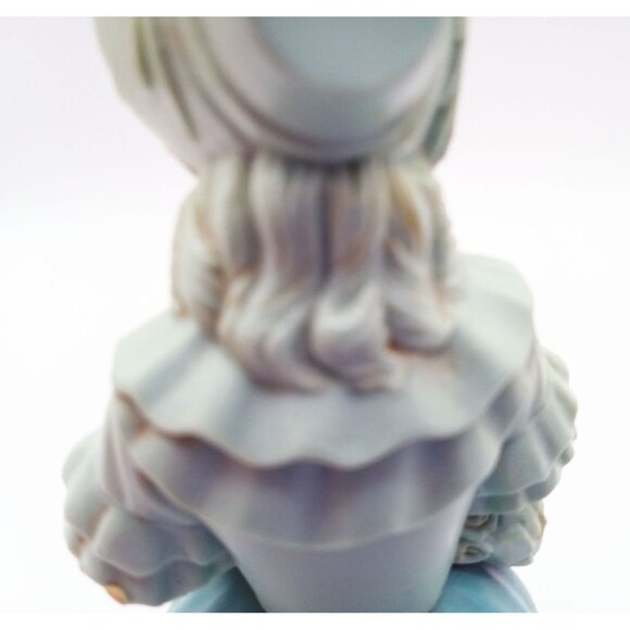 Avon Victorian Fashion Figurine Field Flowers Cologne Bottle 1970s Vintage 5.75 - Picture 10 of 13